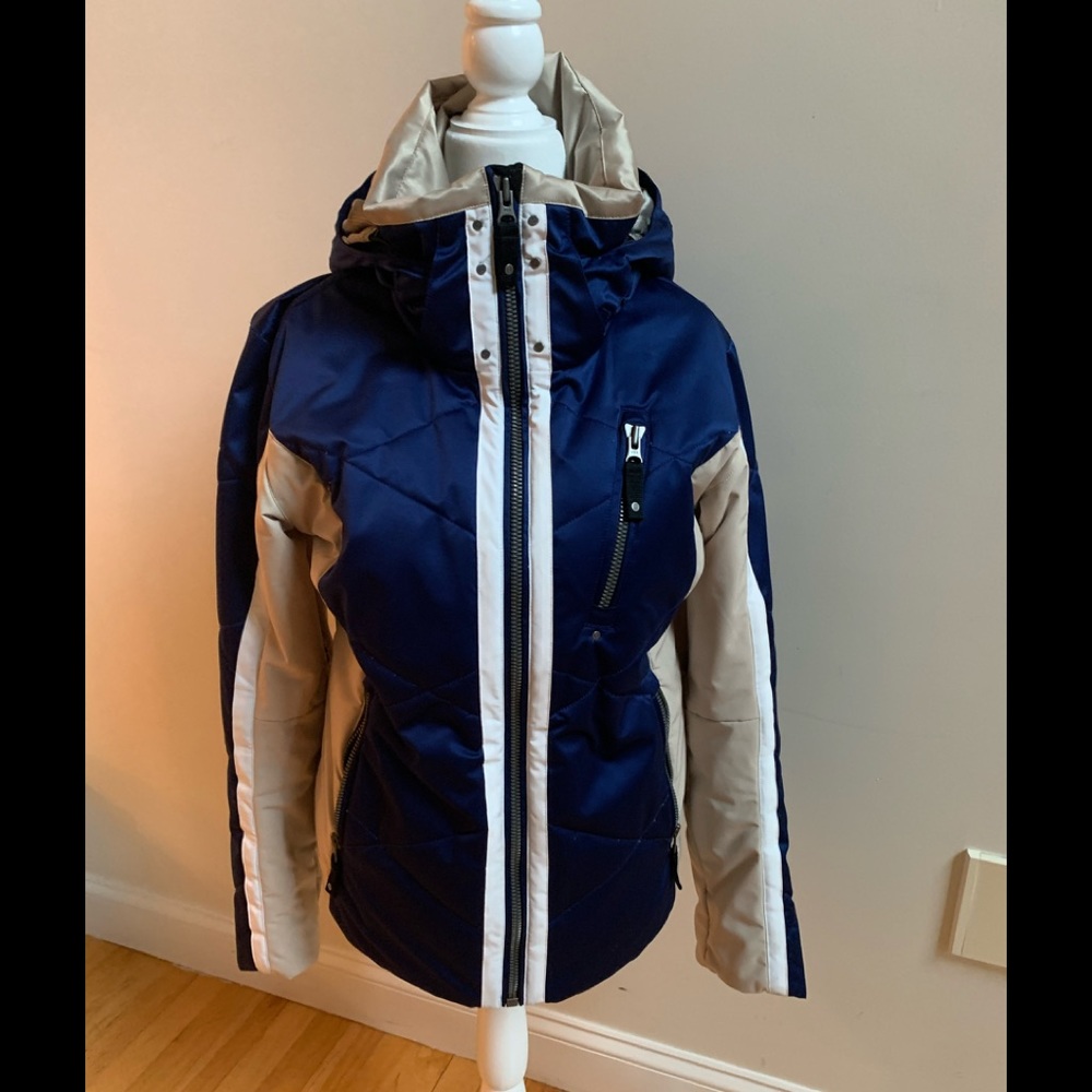 Obermeyer Ladies Mackenzie ski jacket size 8